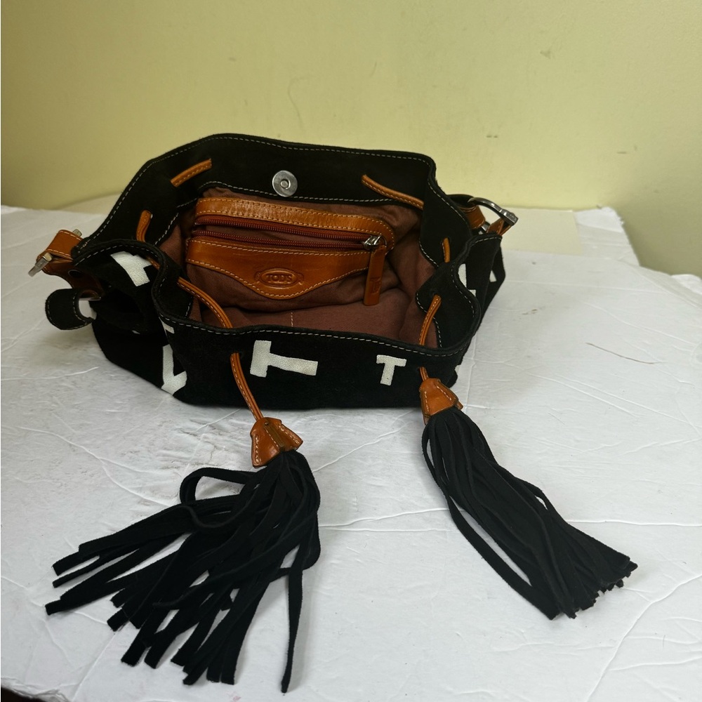 Tod’s T Logo Tassels Bucket Hobo Bag Leather Camel Suede Drawcord Luxury Preppy - Picture 7 of 16